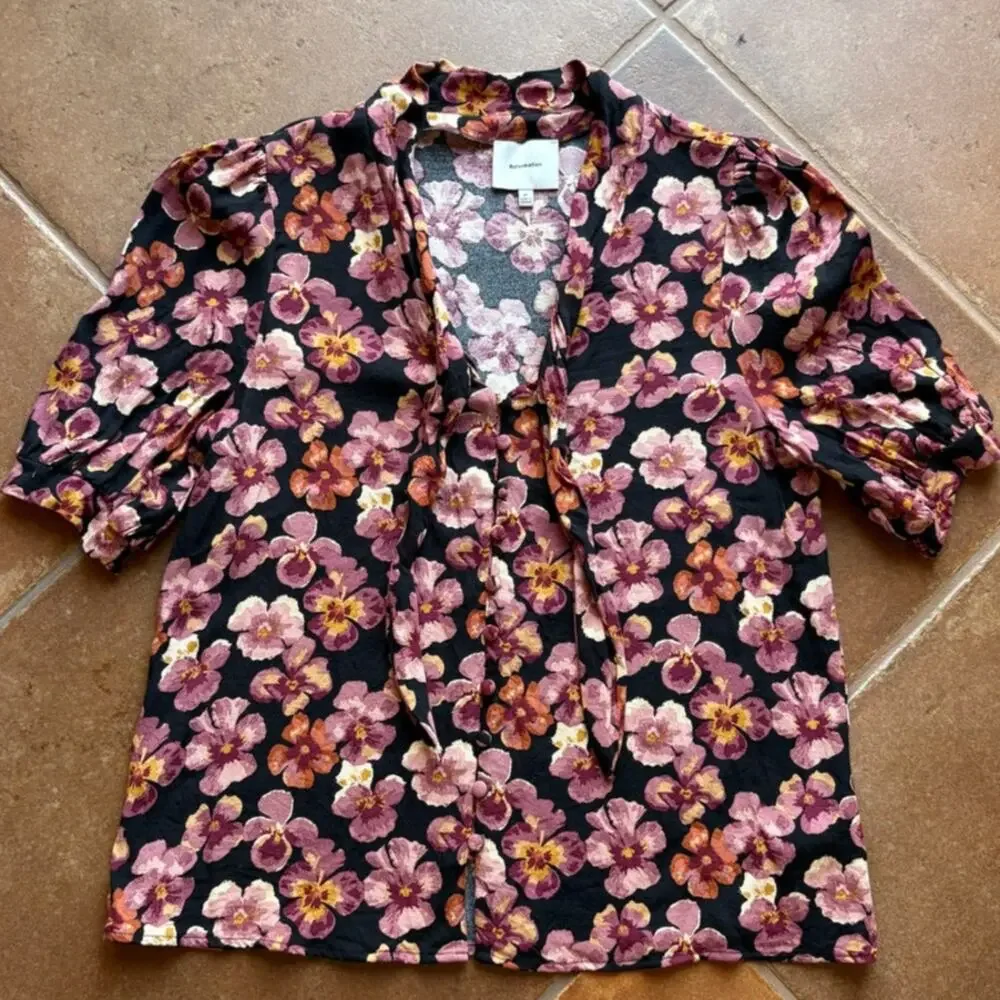 Reformation blouse good
